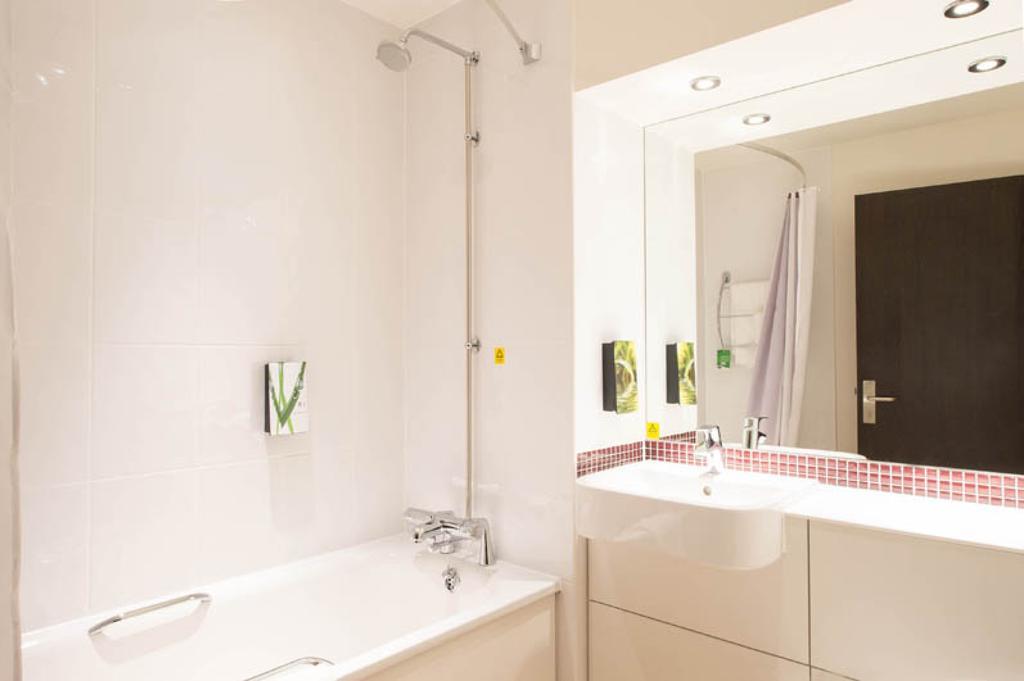 Premier Inn Birmingham City Centre Broad Street 외부 사진